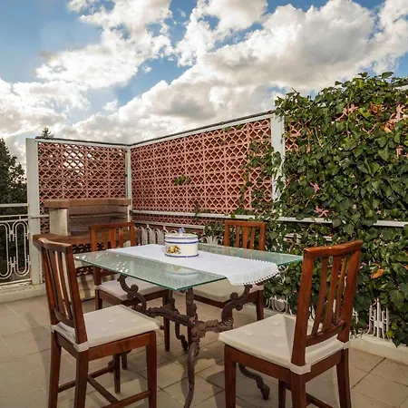 Tatil Evi Attico Adriana